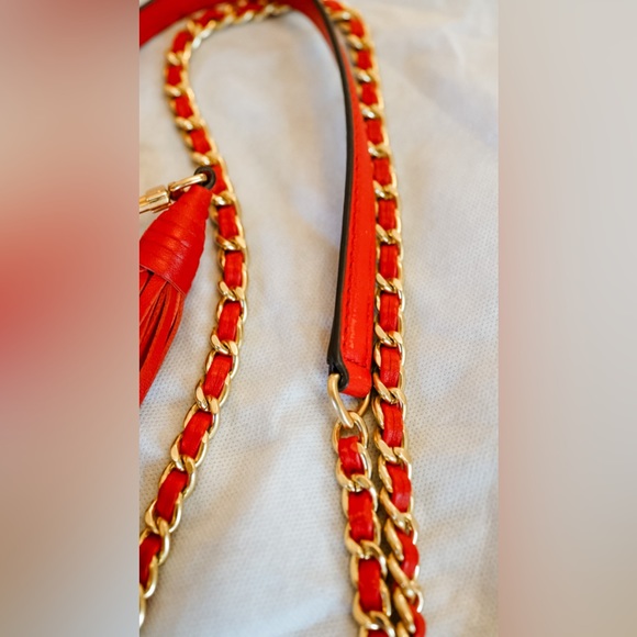 Tory Burch Fleming Convertible Shoulder Leather Bag in Brilliant Red - Picture 9 of 12